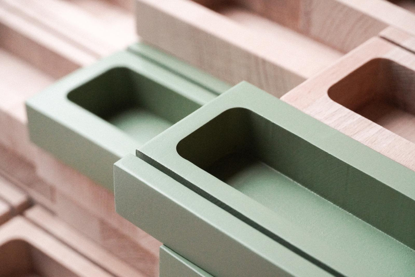 PISTACJA + JASNY RÓŻ kalendarz adwentowy 2025