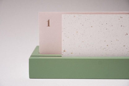 PISTACJA + JASNY RÓŻ kalendarz adwentowy 2025